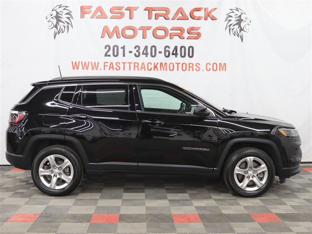 Used 2023 Jeep Compass Latitude w/ Convenience Group image 4