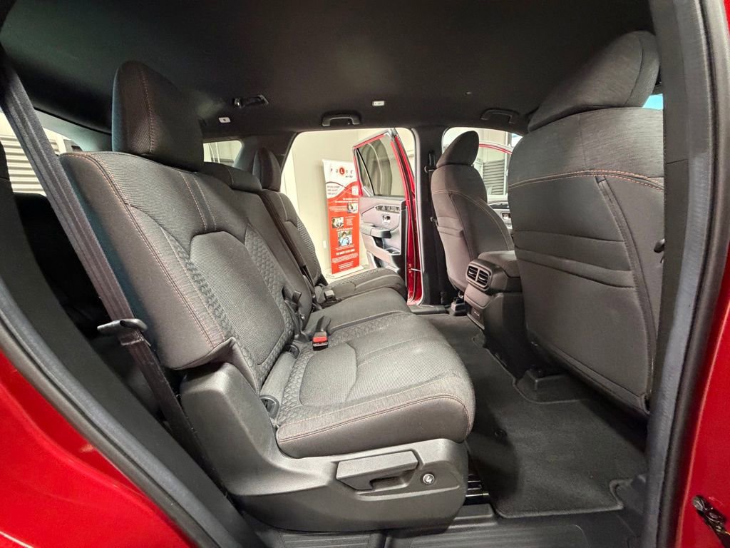 Used 2025 Honda Pilot Sport image 47