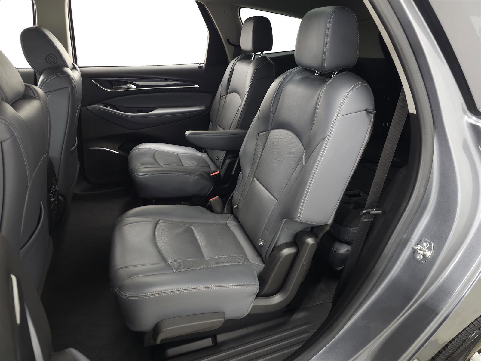 Used 2019 Buick Enclave Essence image 28