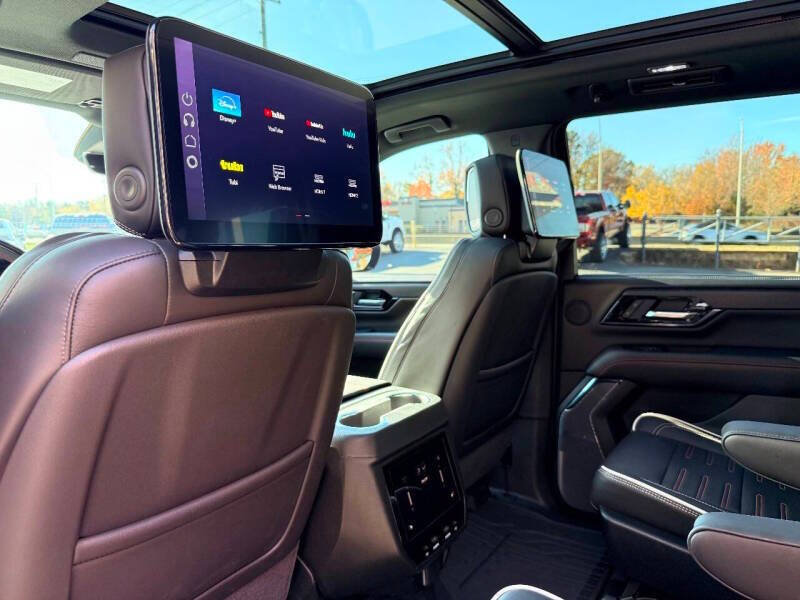 Used 2025 GMC Yukon AT4 Ultimate w/ LPO, Floor Liner Package AWD/4WD image 36