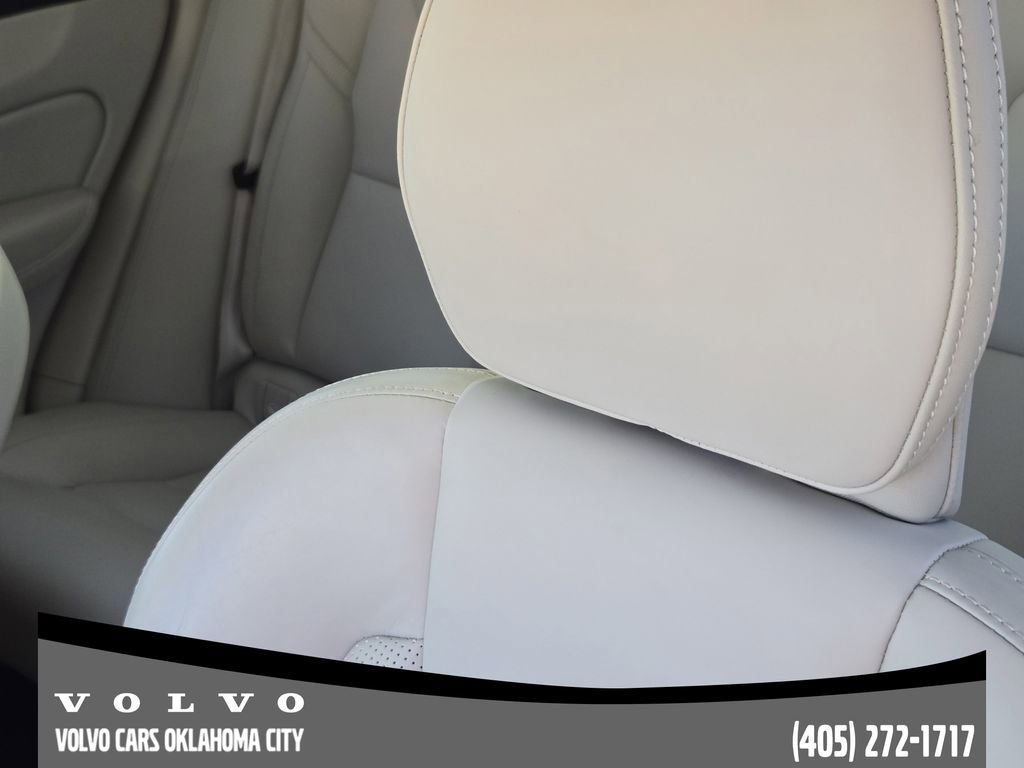 Certified 2024 Volvo XC60 B5 Ultimate w/ Protection Package Premier image 14