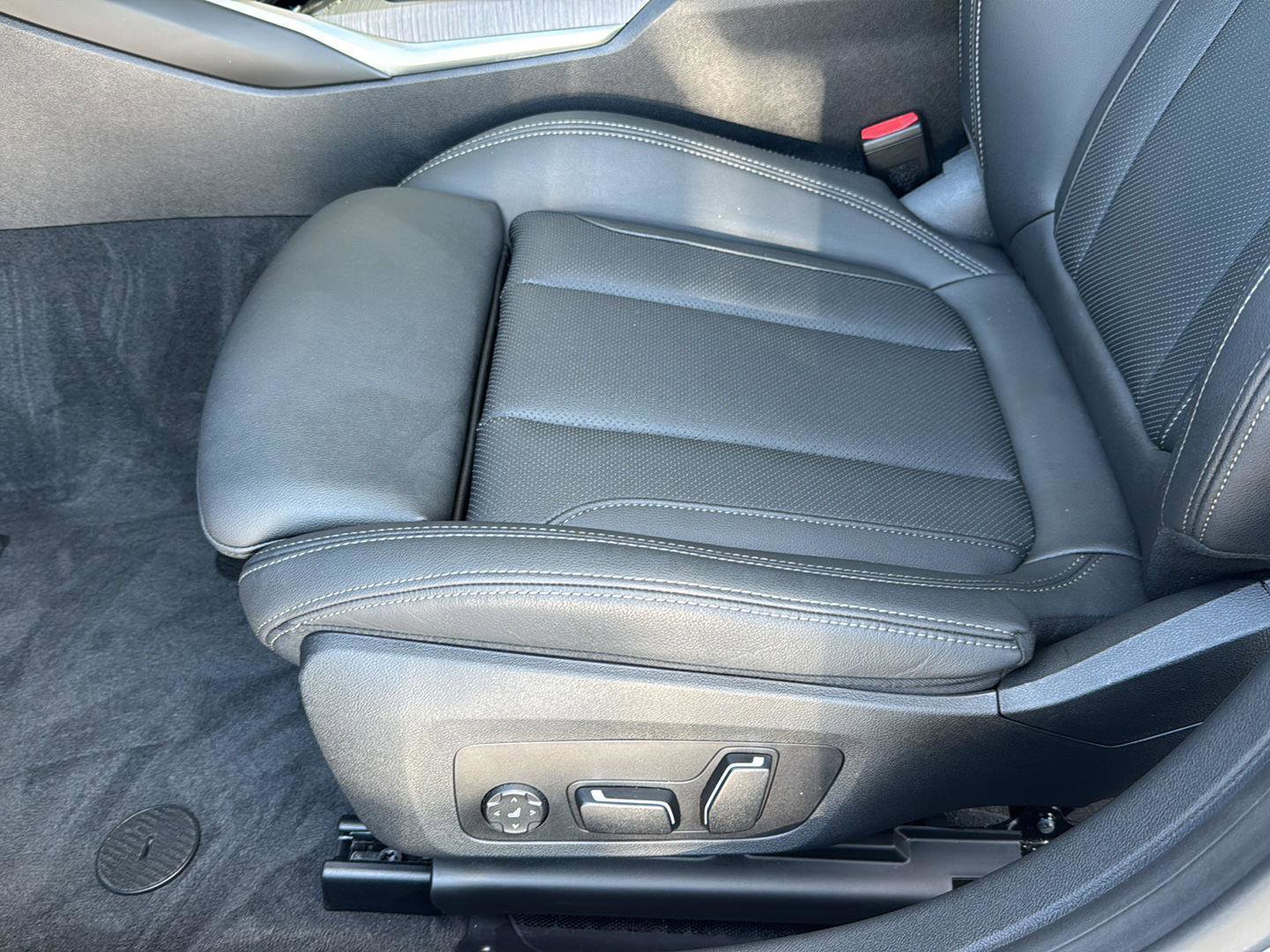 Used 2025 BMW 430i xDrive w/ Premium Package image 28