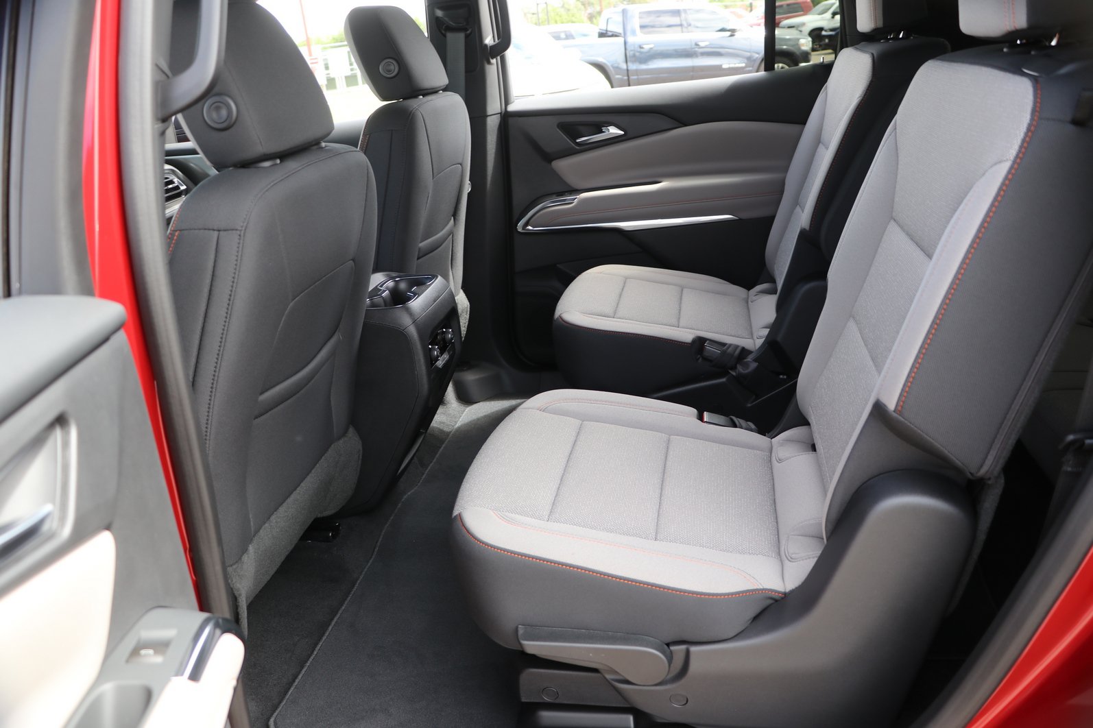 New 2026 Chevrolet Traverse LT w/ Driver Confidence Package FWD image 28