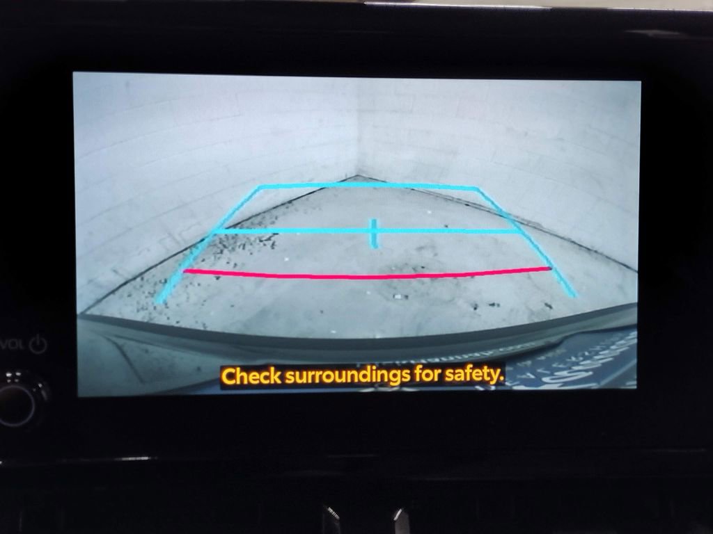 Used 2024 Toyota Corolla Cross L image 9
