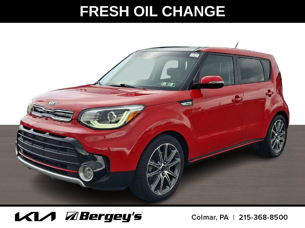 Used 2017 Kia Soul ! w/ Tech Package FWD image 1