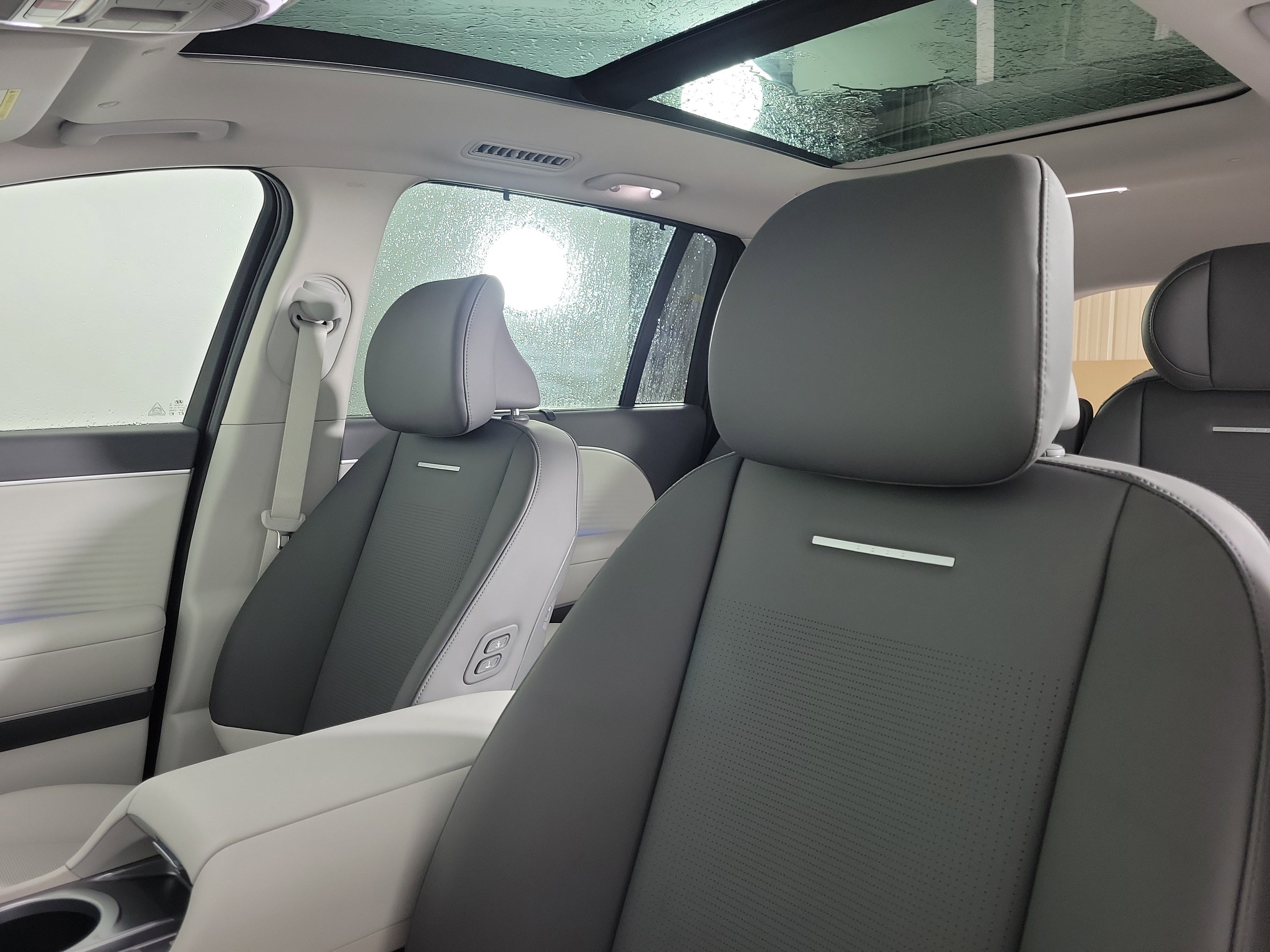 New 2026 Hyundai Ioniq 9 Limited image 28