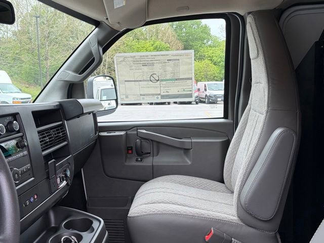 New 2026 Chevrolet Express 2500 w/ Driver Convenience Package RWD image 30