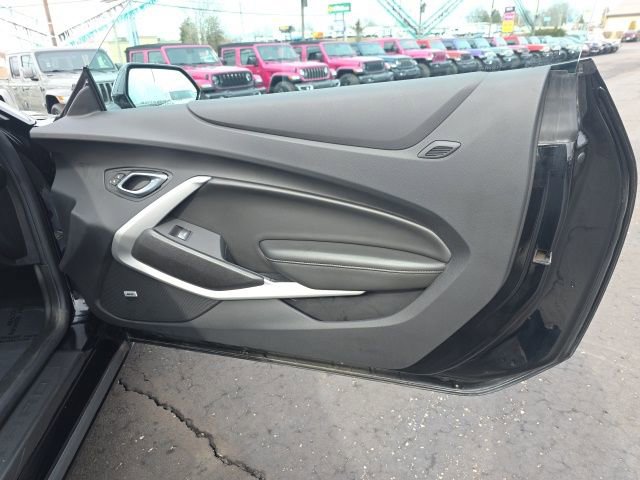 Used 2020 Chevrolet Camaro LT w/ RS Package image 30