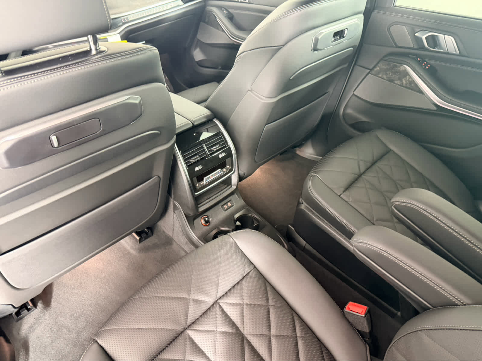 New 2026 BMW X7 xDrive40i w/ M Sport Package AWD/4WD image 18