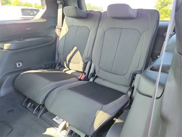 New 2025 Jeep Grand Cherokee L Laredo w/ Luxury Tech Group I image 10