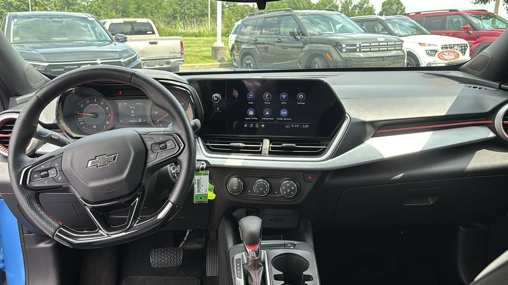 Used 2024 Chevrolet Trax RS FWD image 12