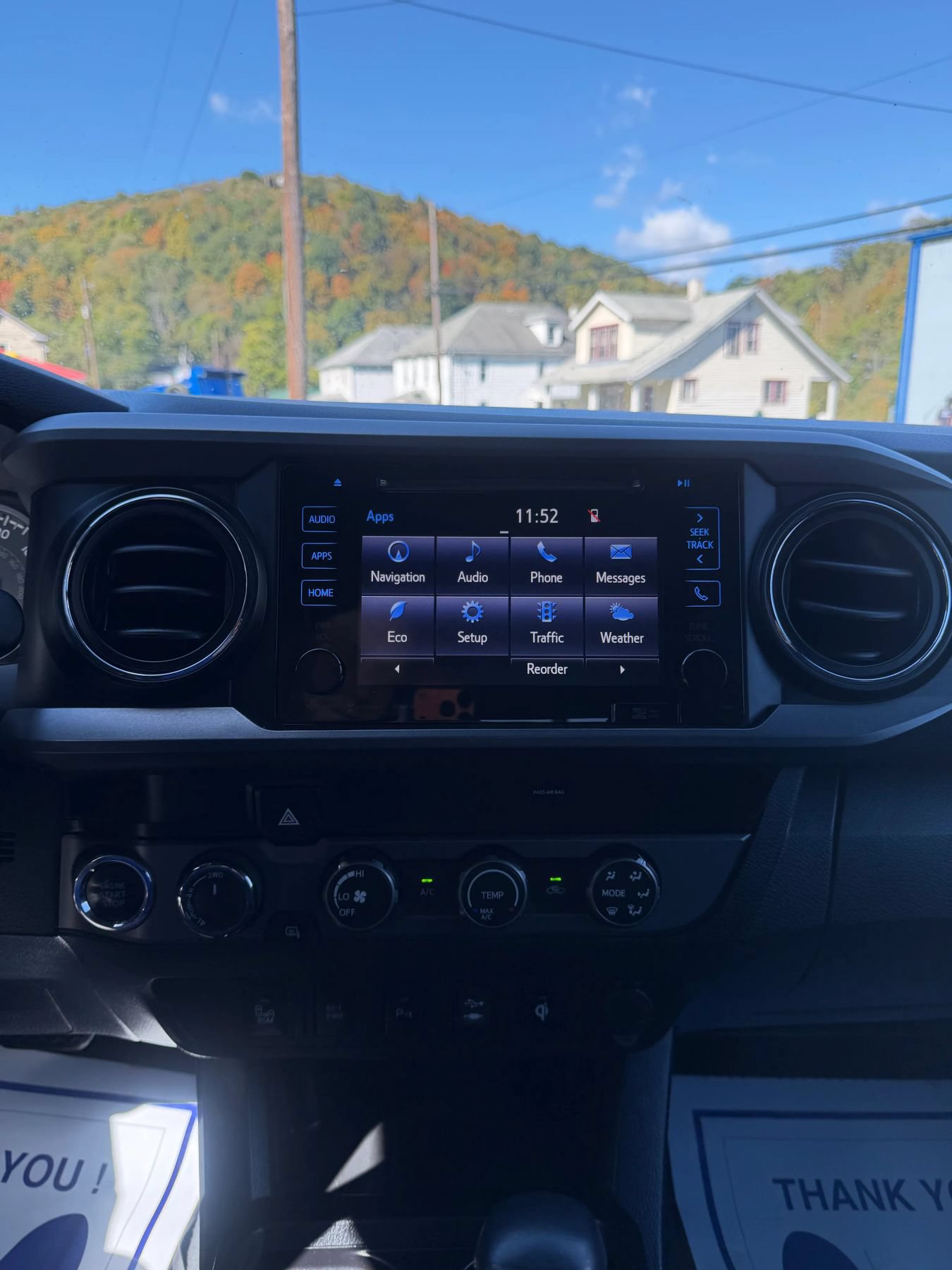Used 2019 Toyota Tacoma TRD Off-Road w/ Technology Package AWD/4WD image 13