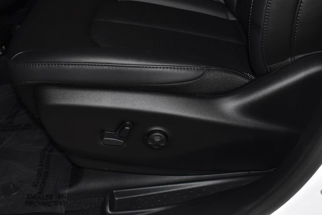 New 2026 Chrysler Pacifica Select image 11