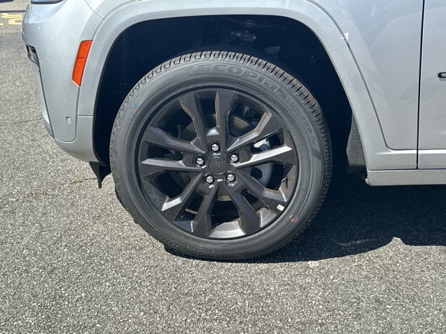 New 2026 Jeep Grand Cherokee Limited AWD/4WD image 13