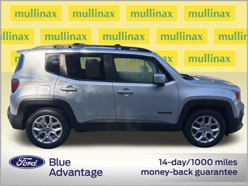 Used 2018 Jeep Renegade Latitude FWD image 2
