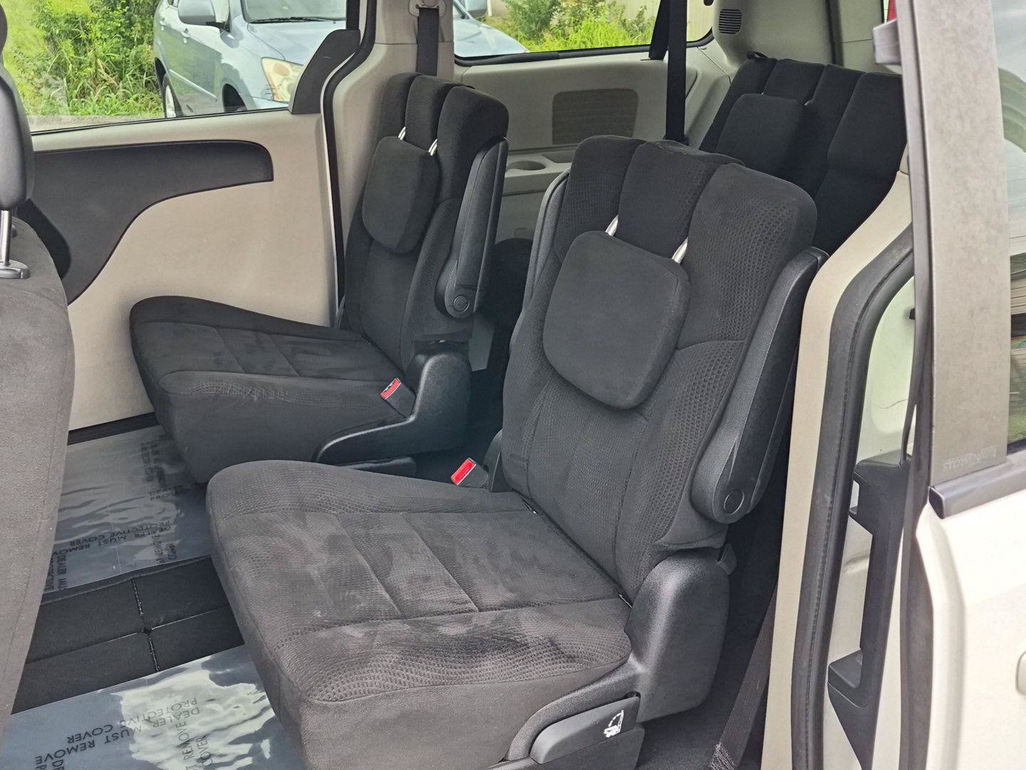 Used 2013 Dodge Grand Caravan SE FWD image 19