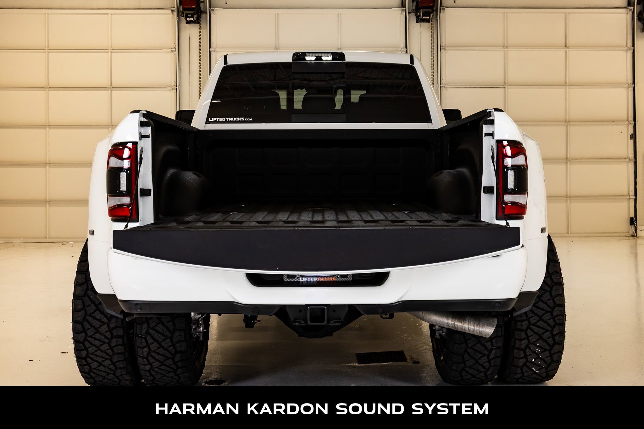 Used 2024 RAM 3500 Laramie w/ Night Edition AWD/4WD image 9