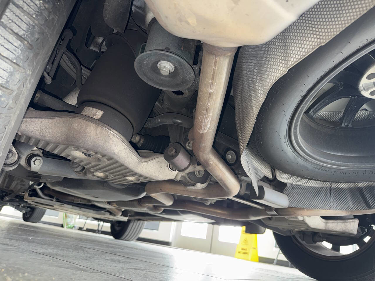 Used 2017 Land Rover Discovery HSE image 22