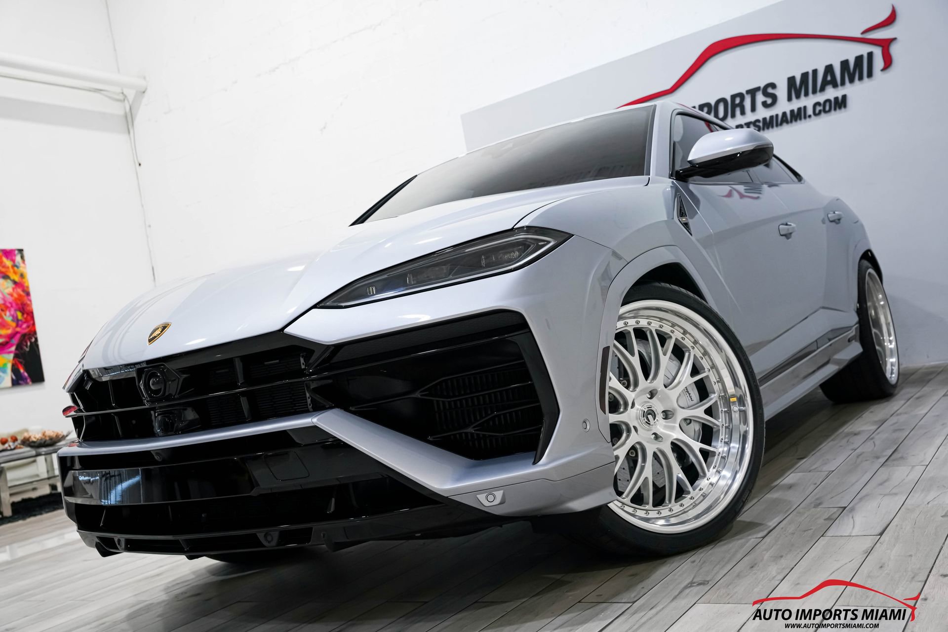 Used 2025 Lamborghini Urus SE image 2