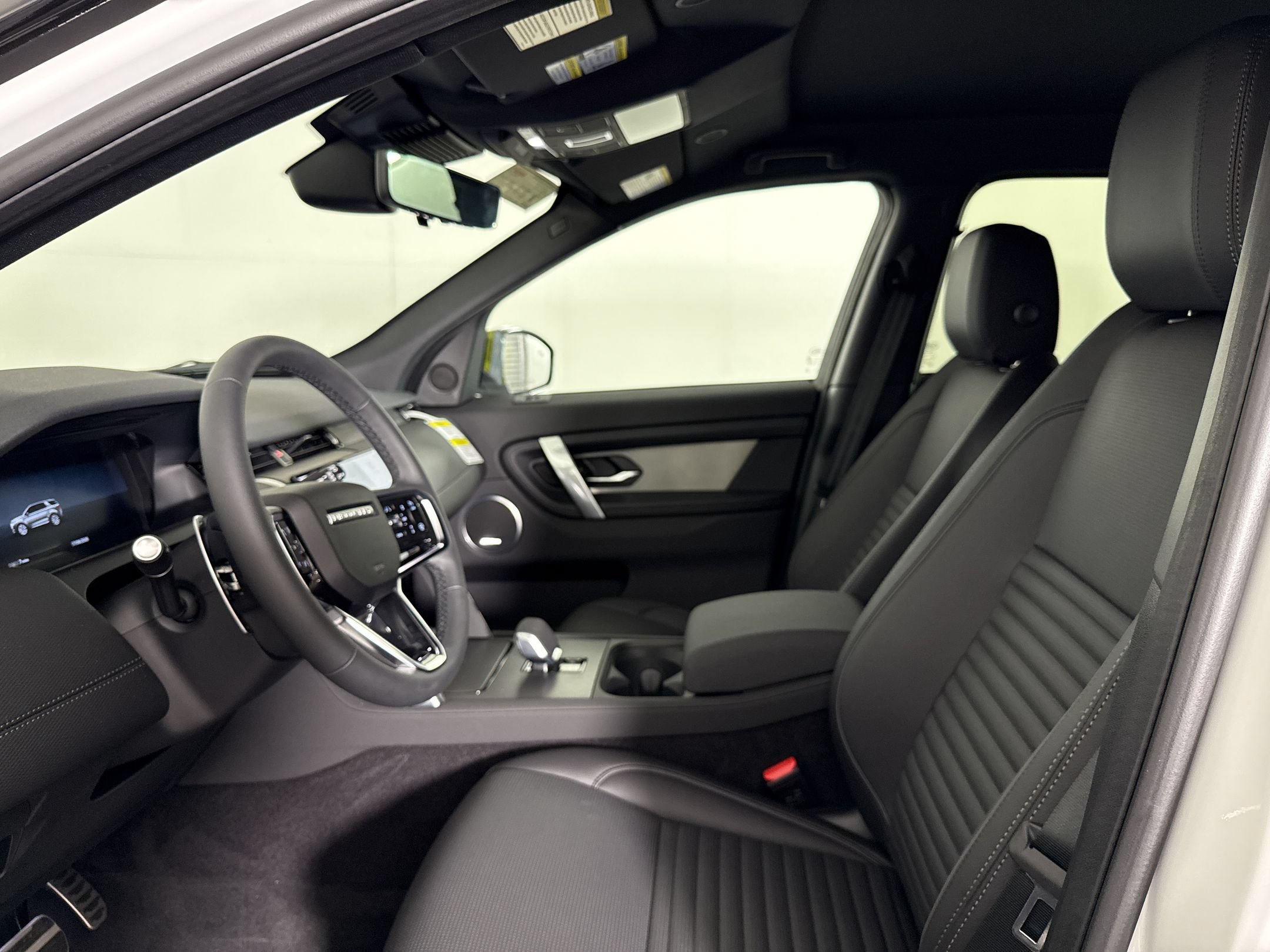 New 2026 Land Rover Discovery Sport Landmark AWD/4WD image 24