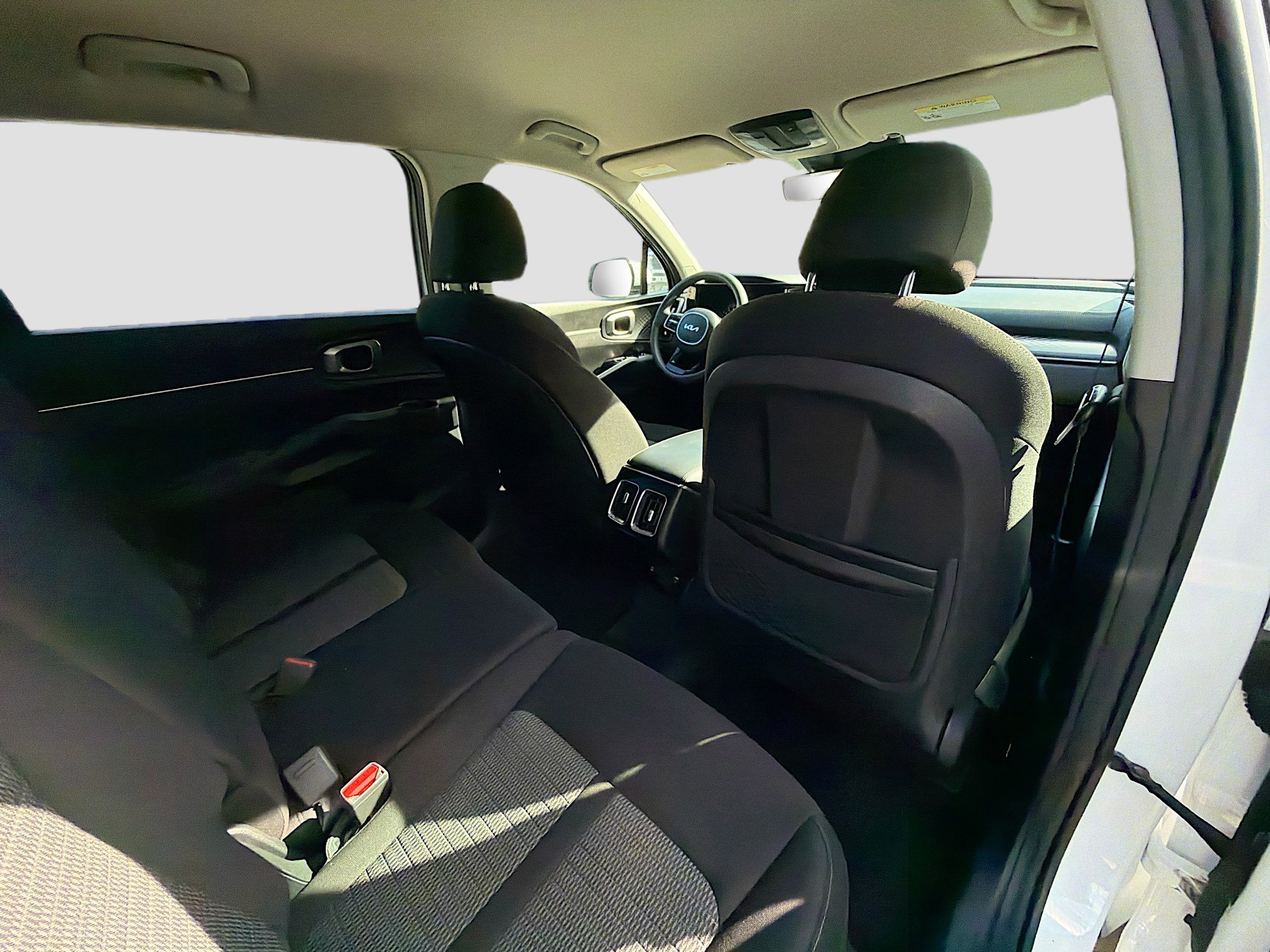 Used 2023 Kia Sorento LX image 29