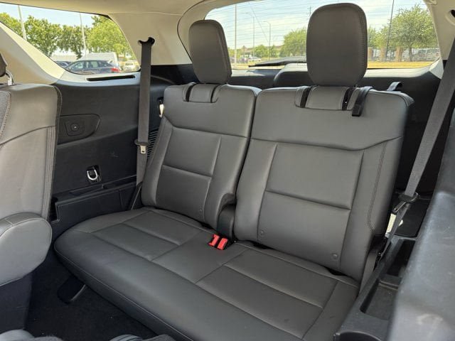 Used 2025 Ford Explorer Active w/ Active Comfort Package RWD image 31