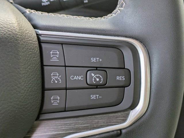 Used 2024 Jeep Wagoneer Series II w/ Flexible Seating Group image 21