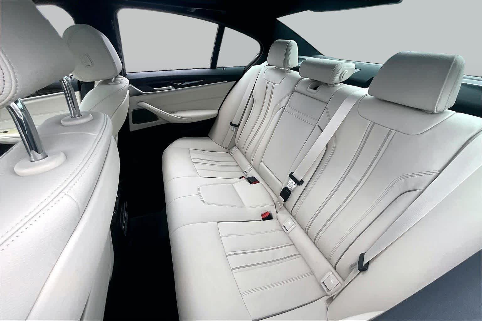 Used 2021 BMW 540i w/ Premium Package RWD image 19