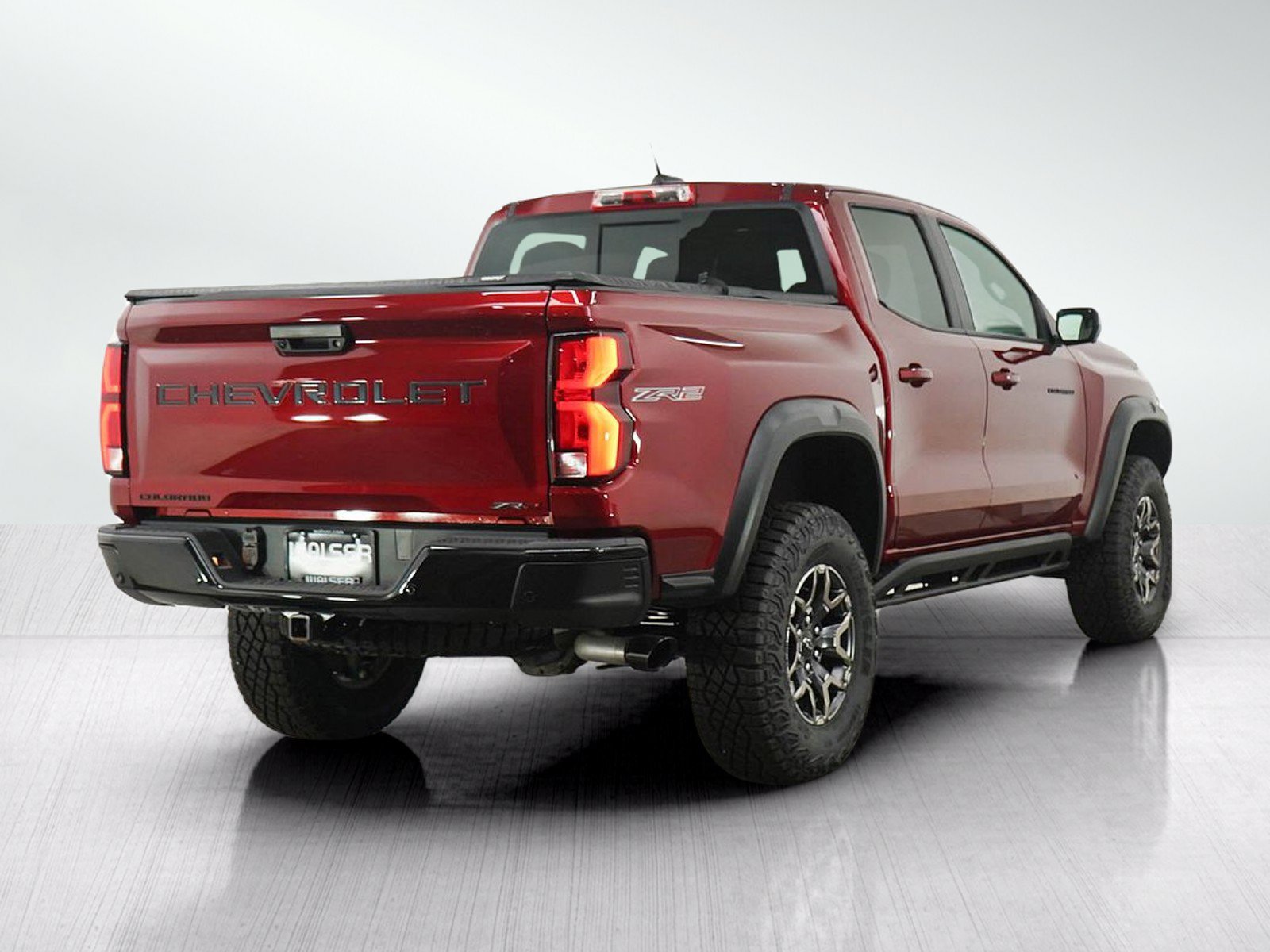 Used 2025 Chevrolet Colorado ZR2 w/ Technology Package AWD/4WD image 5