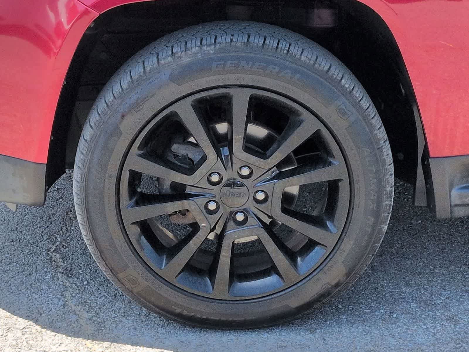 Used 2013 Jeep Compass Latitude AWD/4WD image 13