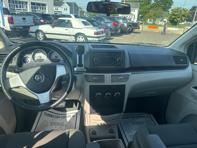 Used 2009 Volkswagen Routan S FWD image 12