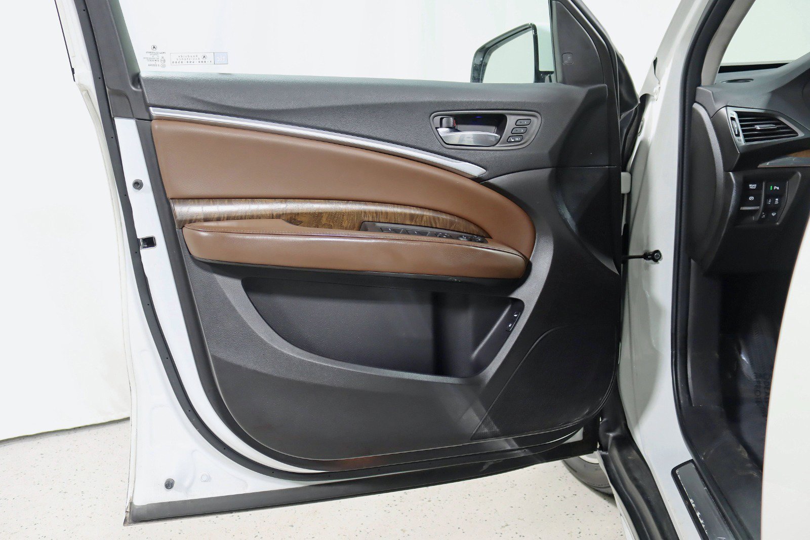 Used 2018 Acura MDX w/ Advance & Entertainment image 34