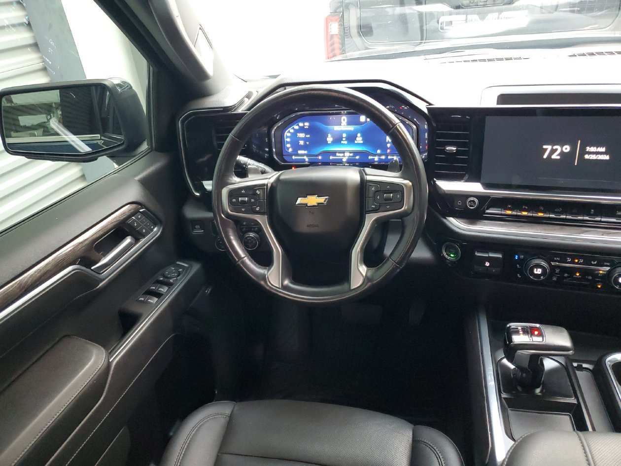 Used 2023 Chevrolet Silverado 1500 LTZ RWD image 13