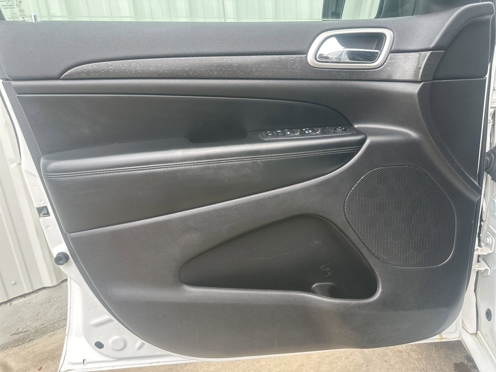 Used 2018 Jeep Grand Cherokee Altitude RWD image 11