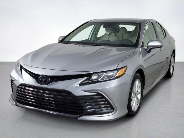Used 2021 Toyota Camry LE image 8