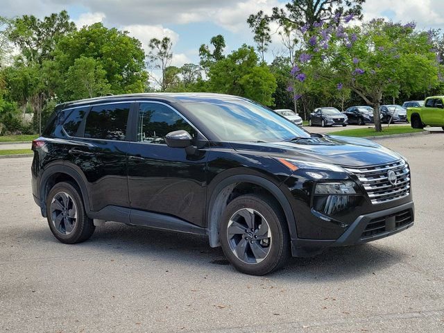 Used 2026 Nissan Rogue SV FWD image 2