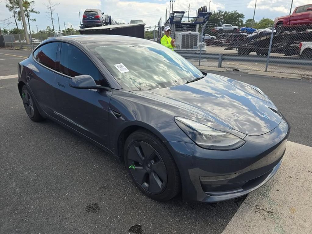 Used 2023 Tesla Model 3 Standard Range RWD image 3