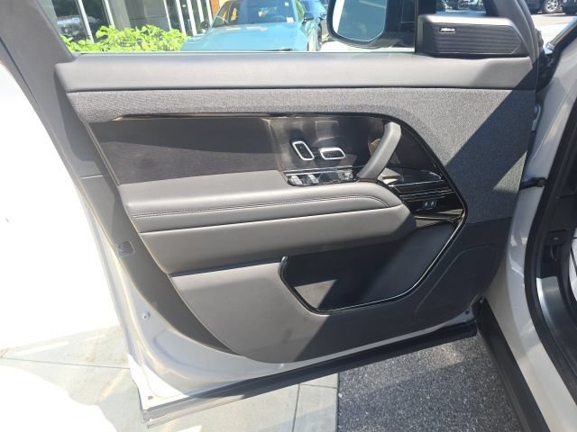 Used 2024 Land Rover Range Rover Sport SE AWD/4WD image 10