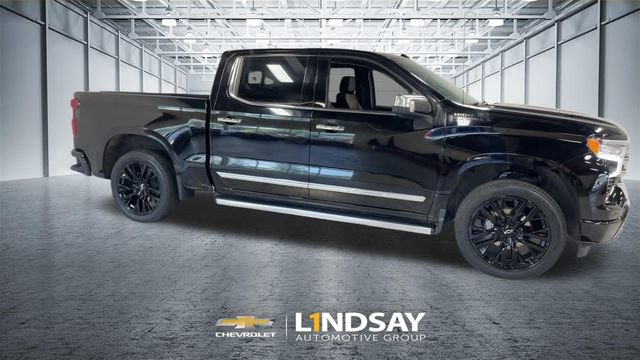 Used 2023 Chevrolet Silverado 1500 High Country w/ Technology Package AWD/4WD image 3