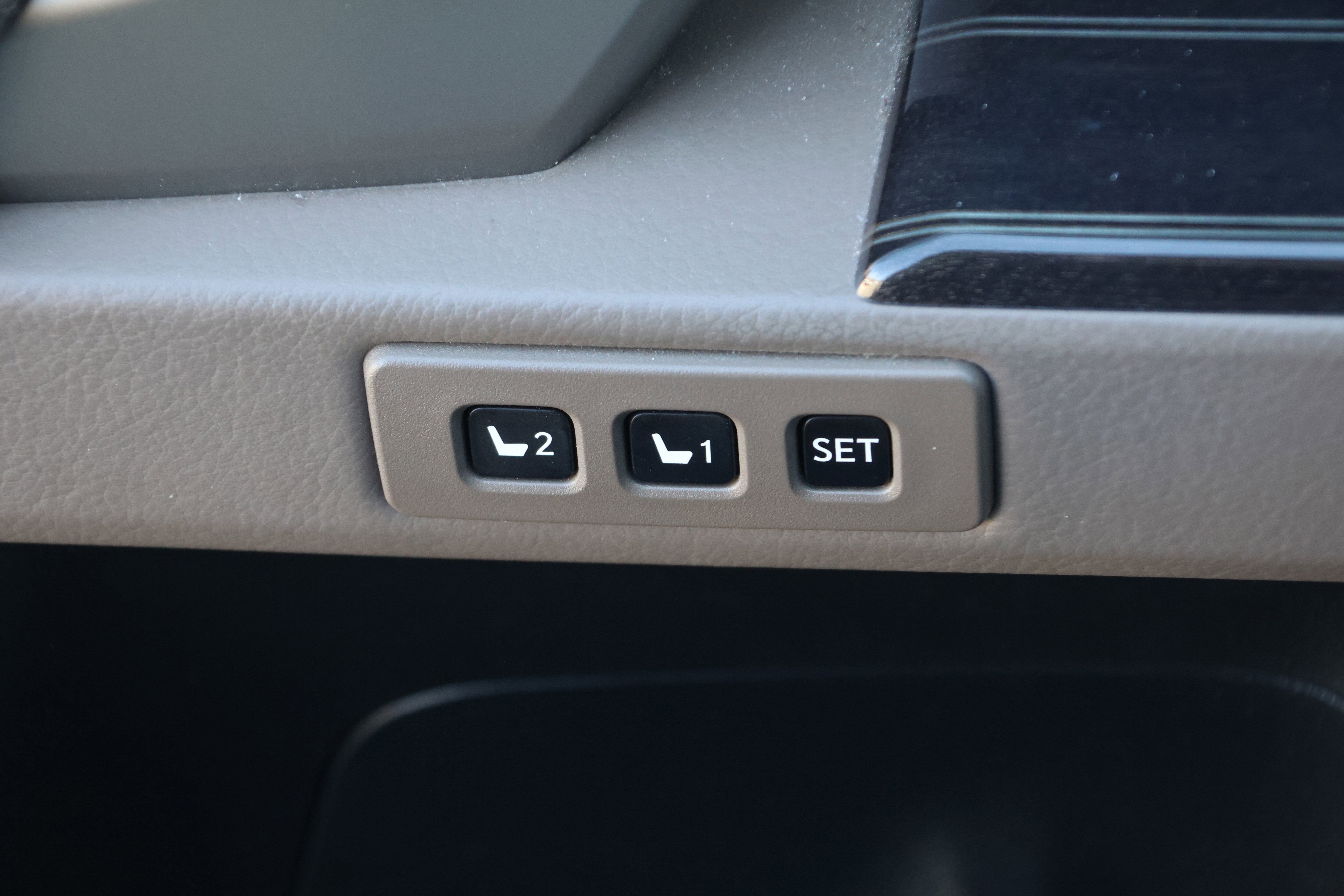 Used 2021 Lexus GX 460 Luxury w/ Accessory Package image 14