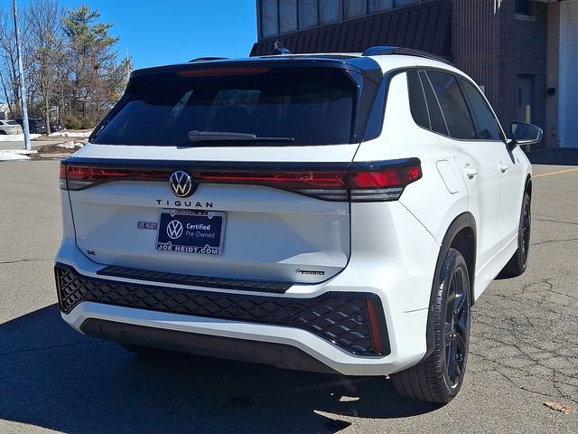Certified 2025 Volkswagen Tiguan SE R-Line image 10