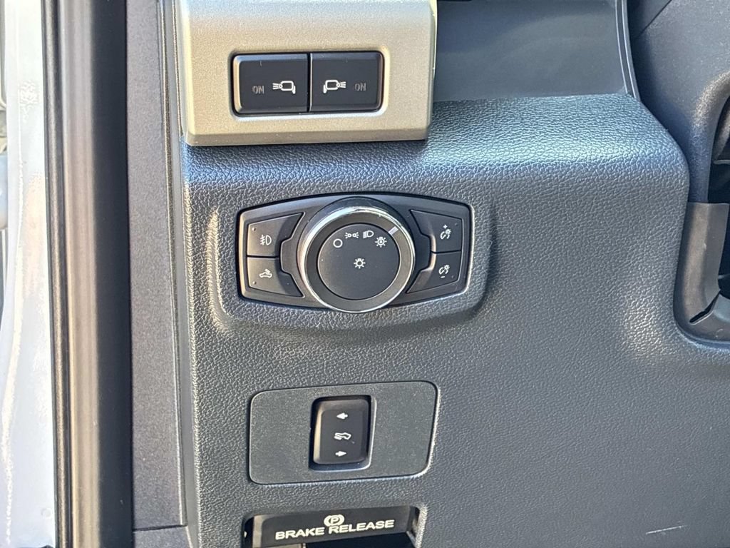 Used 2022 Ford F250 Lariat w/ Black Appearance Package AWD/4WD image 24