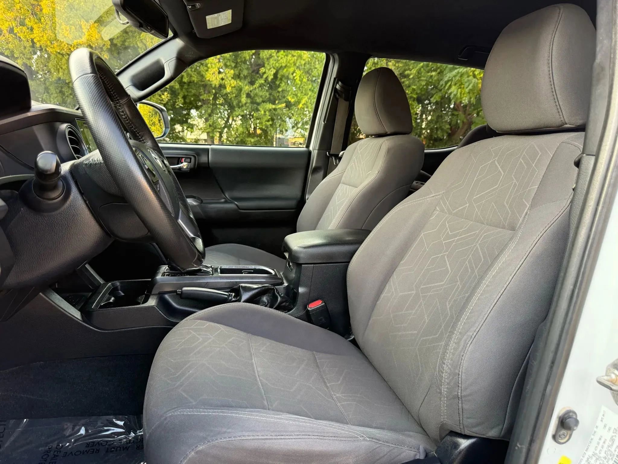 Used 2017 Toyota Tacoma TRD Off-Road w/ Tow Package (A/T) image 8