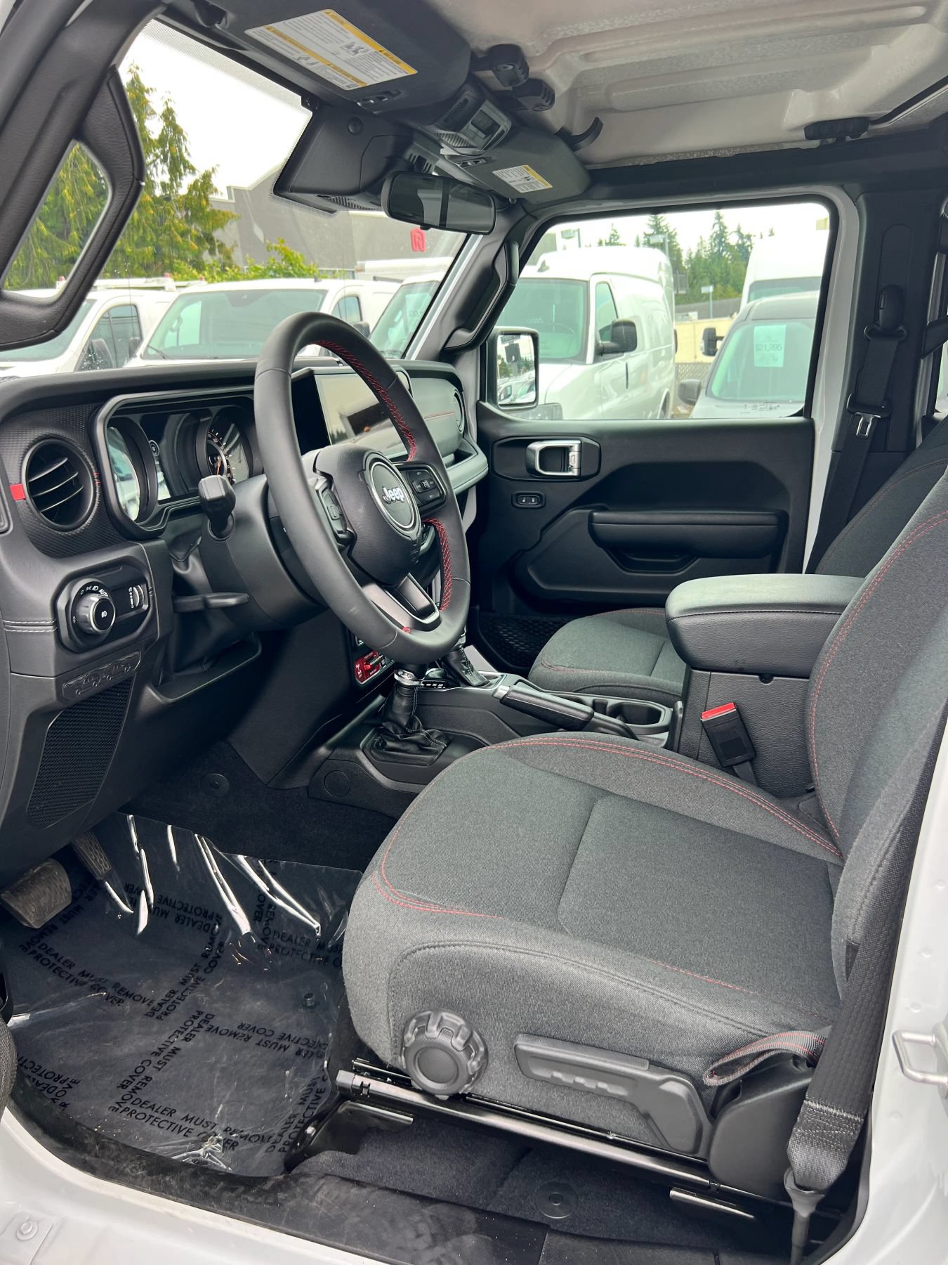 Used 2025 Jeep Wrangler Unlimited Rubicon AWD/4WD image 10