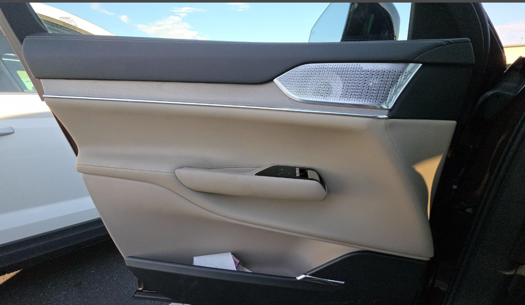 Certified 2025 Volvo EX90 Ultra w/ Protection Package Premier AWD/4WD image 14