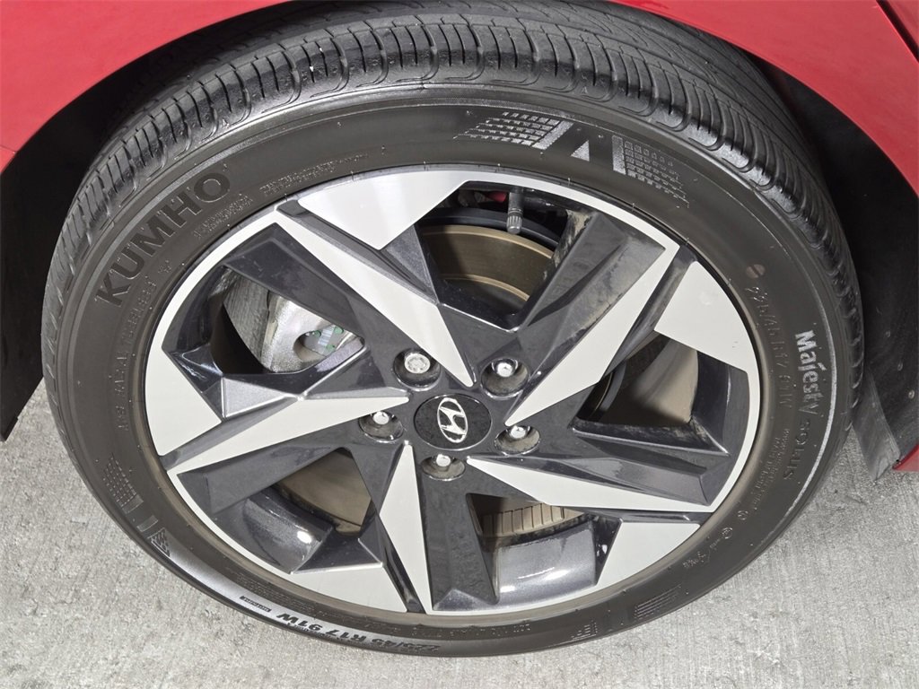 Used 2023 Hyundai Elantra Limited image 9