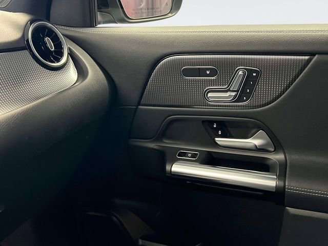 Certified 2022 Mercedes-Benz GLA 250 4MATIC image 34