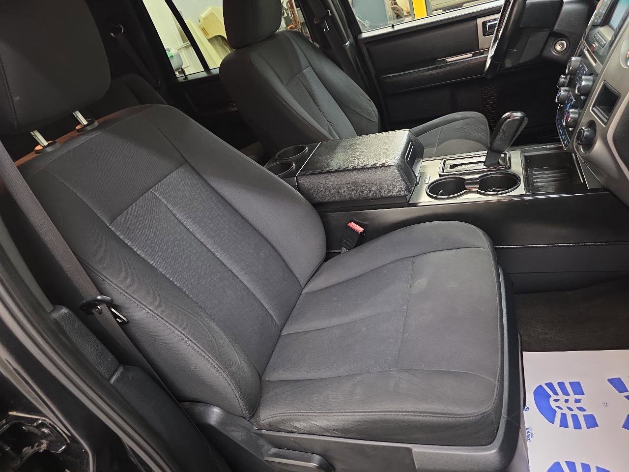 Used 2016 Ford Expedition XLT AWD/4WD image 38