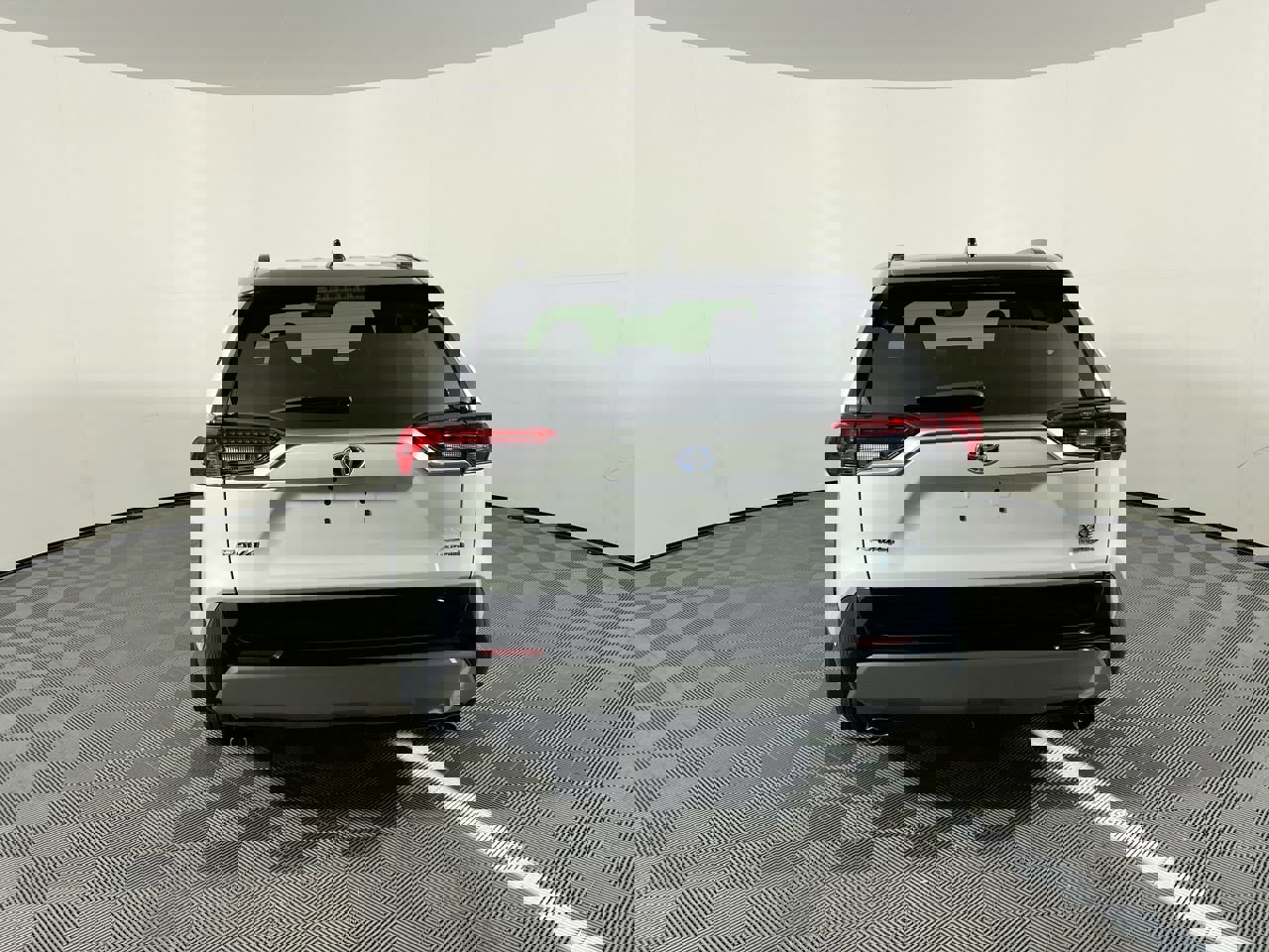 Used 2024 Toyota RAV4 XSE w/ Weather Package image 4