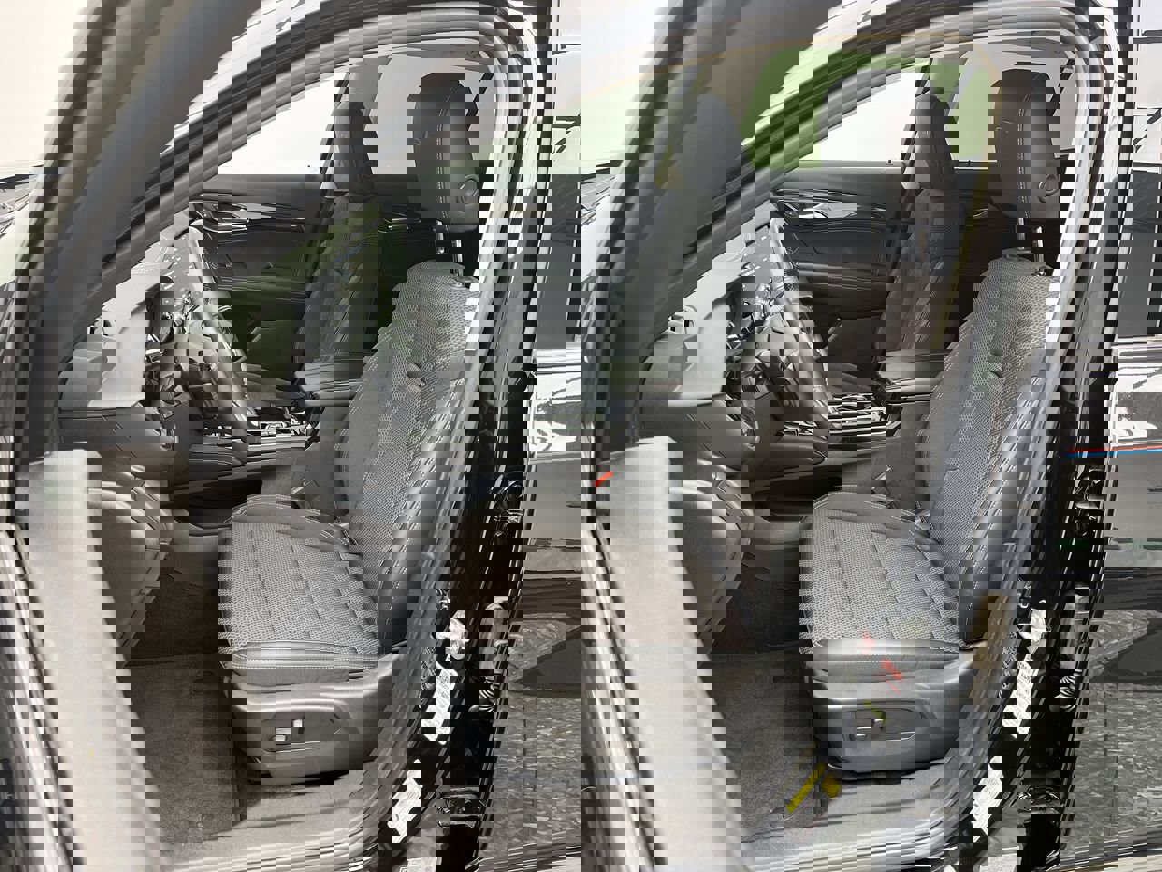 Certified 2023 Buick Envision Preferred w/ Sport Touring Package image 9